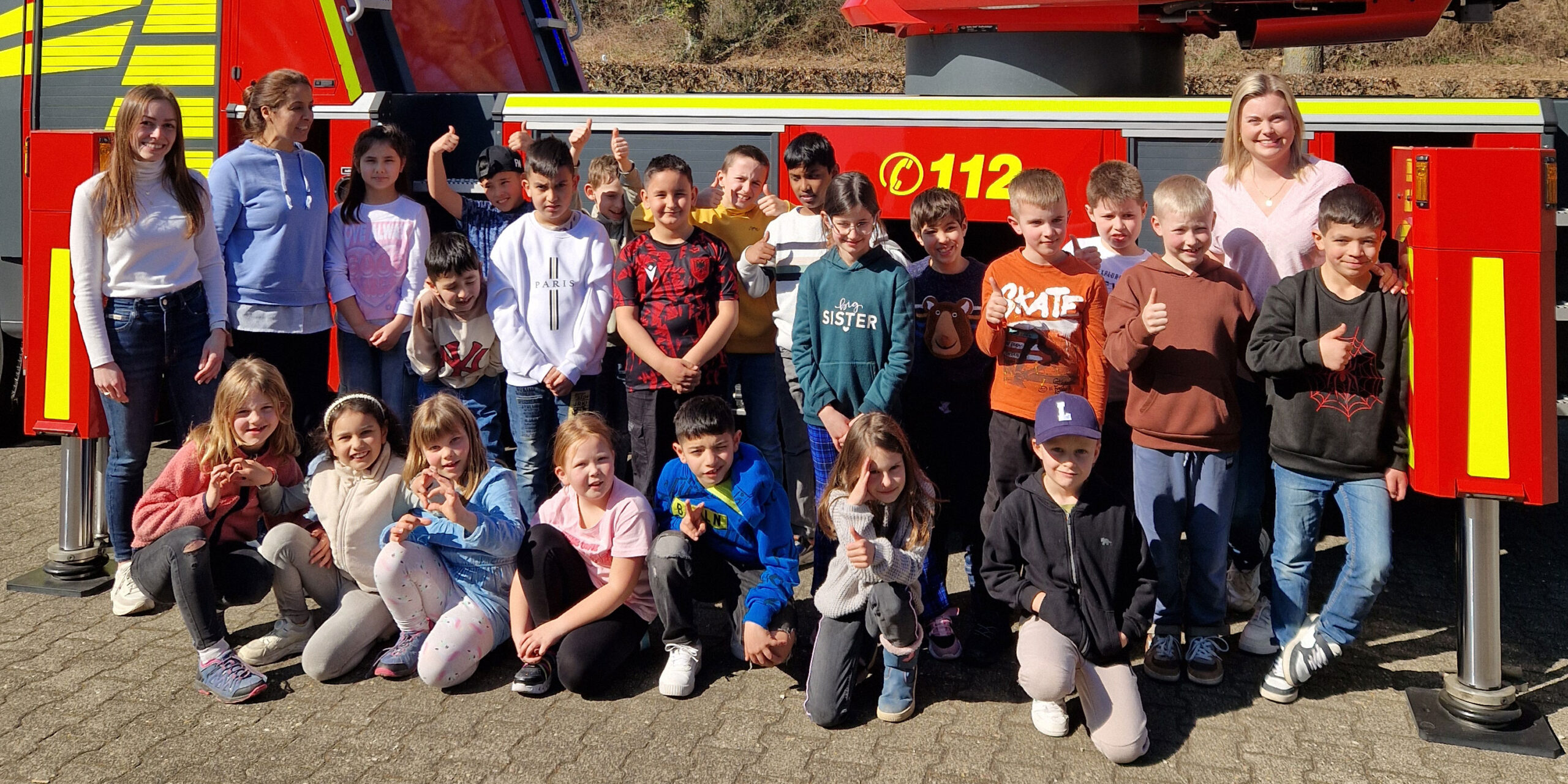 Die Astrid Lindgren Schule zu Besuch bei der Feuerwehr